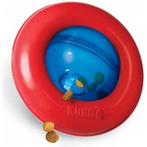 KONG GYRO VOERBAL ROOD / BLAUW SMALL 12,5X12,5X7,5 CM KONG SPEELGOED HOND